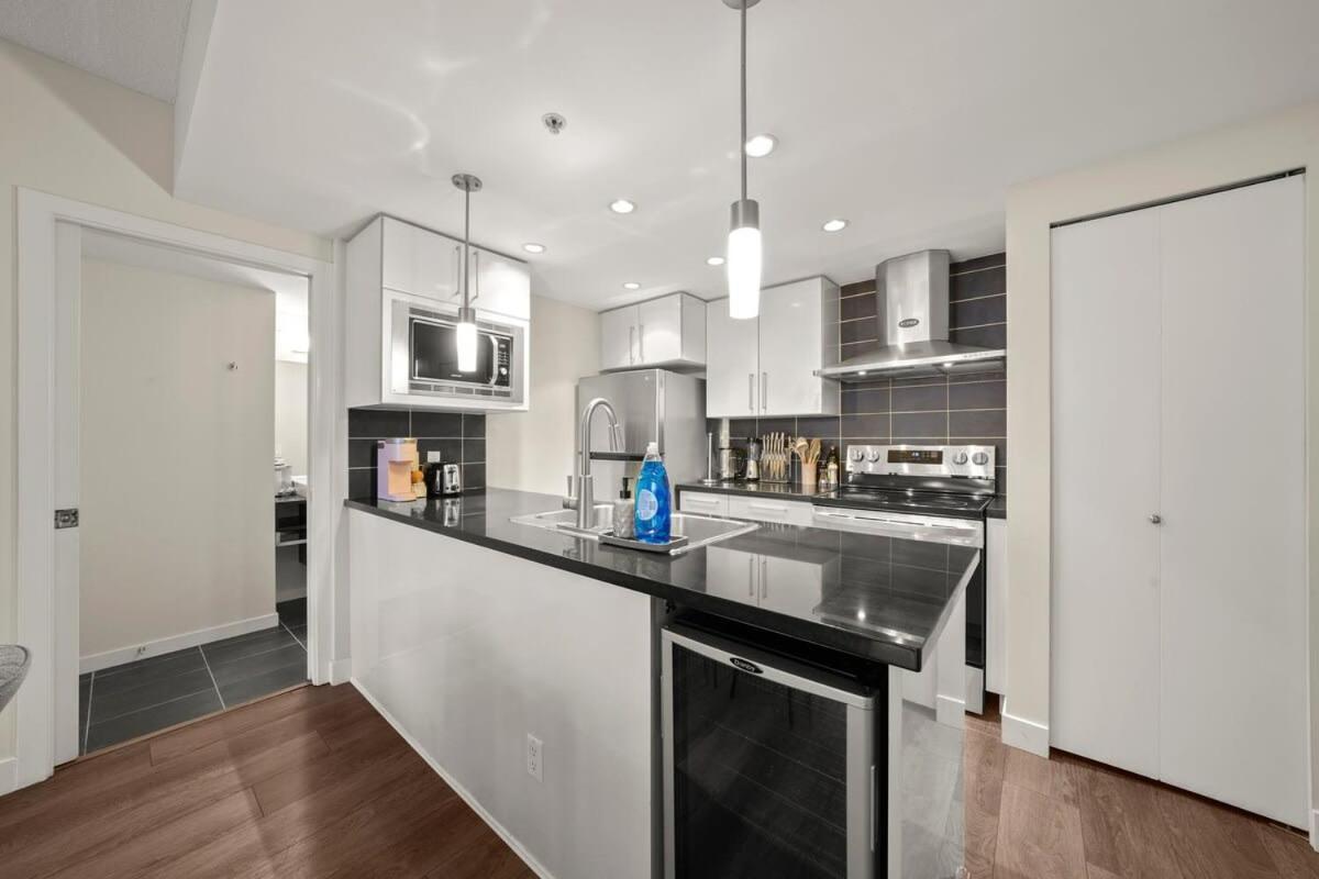 Dazzling Condo By Stadium Downtown With Free Parking Βανκούβερ Εξωτερικό φωτογραφία