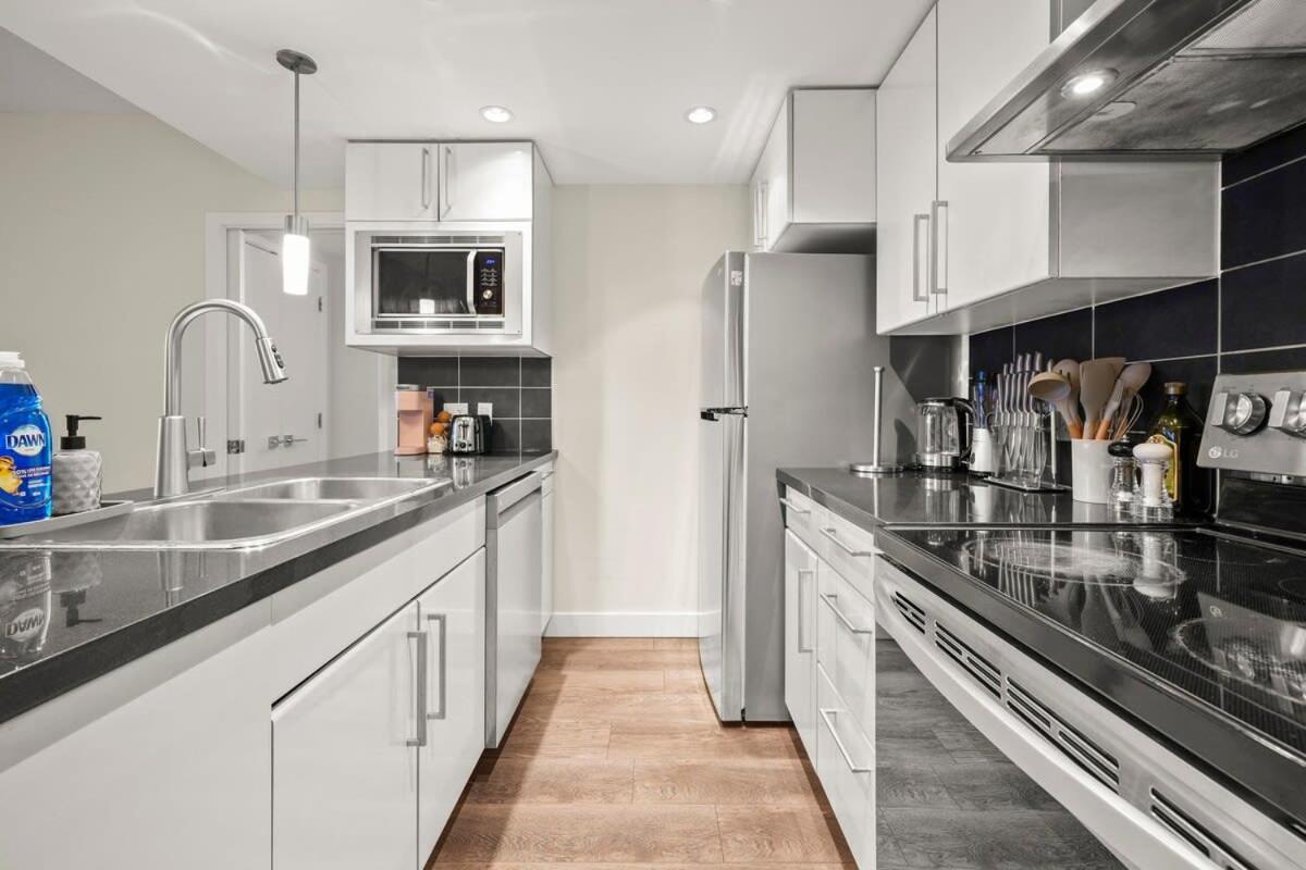 Dazzling Condo By Stadium Downtown With Free Parking Βανκούβερ Εξωτερικό φωτογραφία