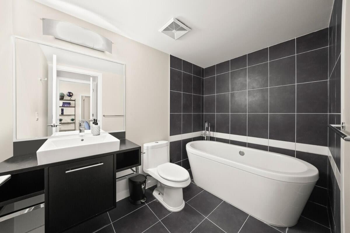 Dazzling Condo By Stadium Downtown With Free Parking Βανκούβερ Εξωτερικό φωτογραφία